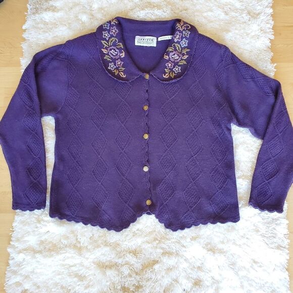 JANTZEN Clasics Embroidered by Hand Women's Purple Sweater Size Medium Cottage - Picture 1 of 10